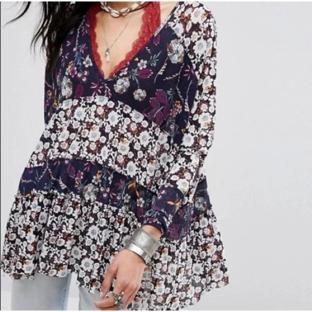 Free People Isabelle Floral Tiered Tunic Top Size Small Boho Navy Multicolor